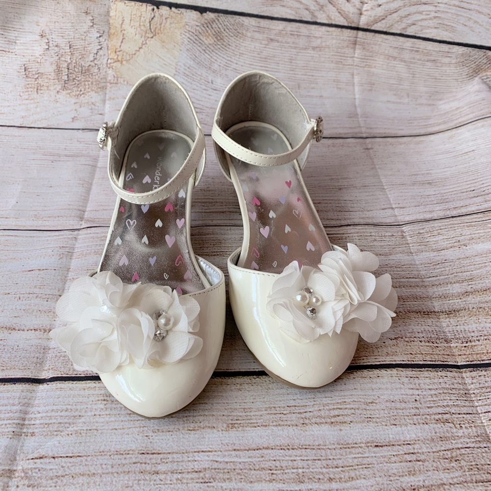 Girls White Dress Shoe Size 1